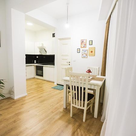 At Bazaar Central Apartment 티라나 외부 사진