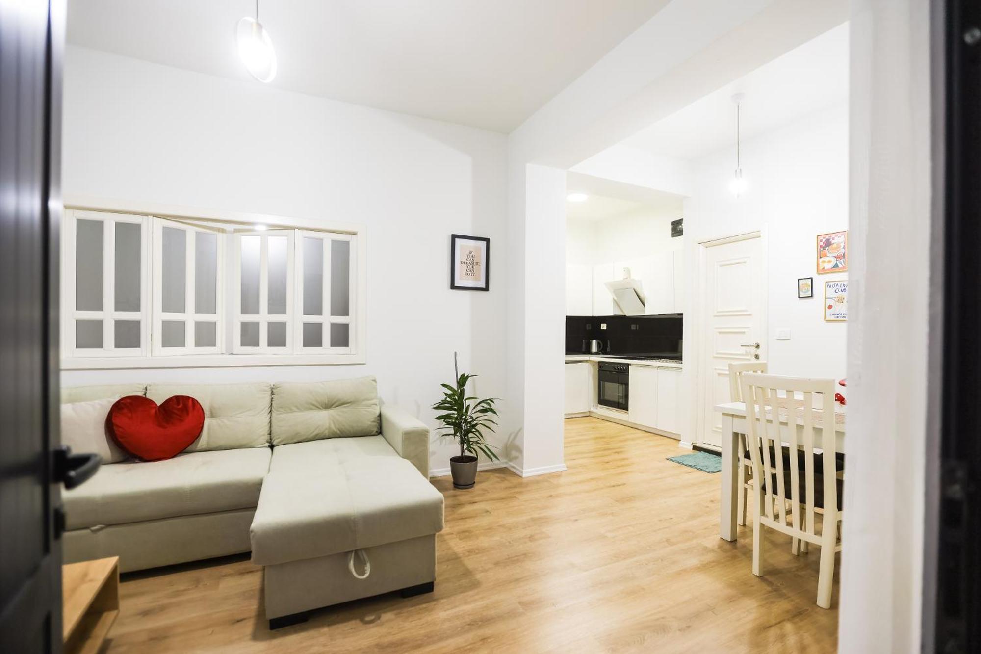 At Bazaar Central Apartment 티라나 외부 사진