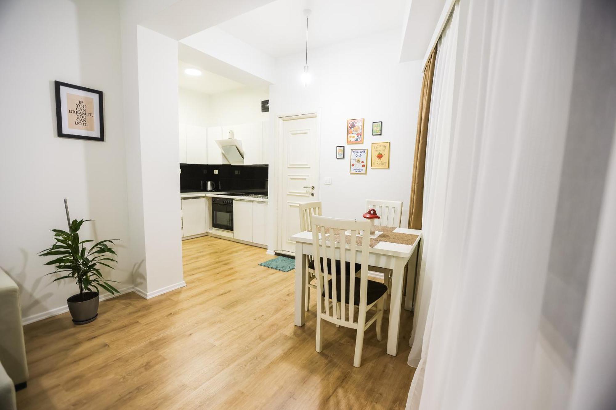 At Bazaar Central Apartment 티라나 외부 사진