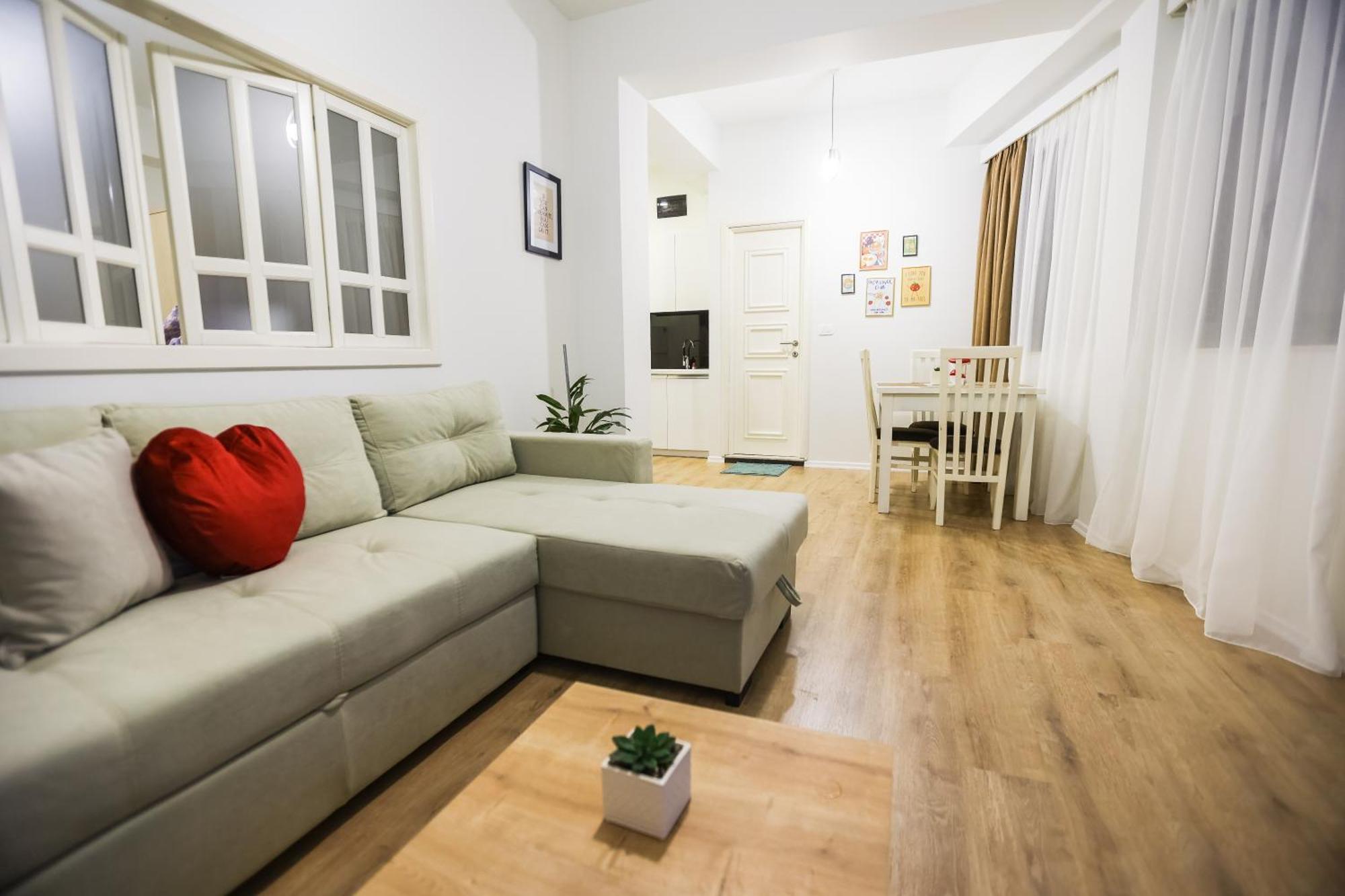 At Bazaar Central Apartment 티라나 외부 사진